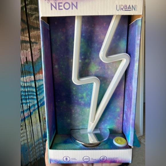 LED neon lightning bolt - Picture 2 of 3